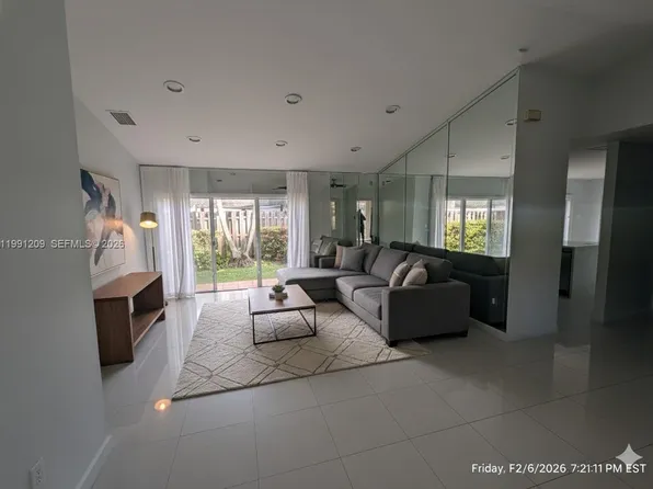 5753 NW 98th Ave, Doral, FL 33178