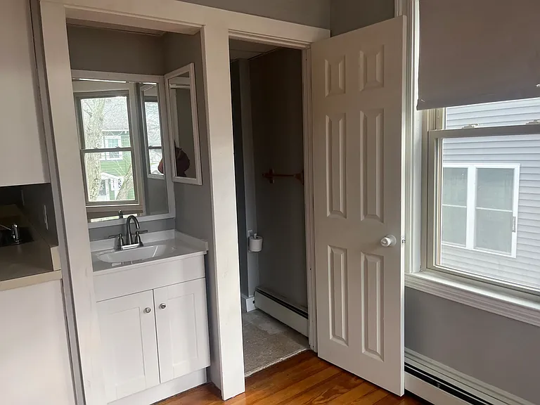 10 Wakefield Ave #2F — Photo 5