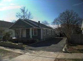 132 Roger Williams Ave, Providence, RI 02905