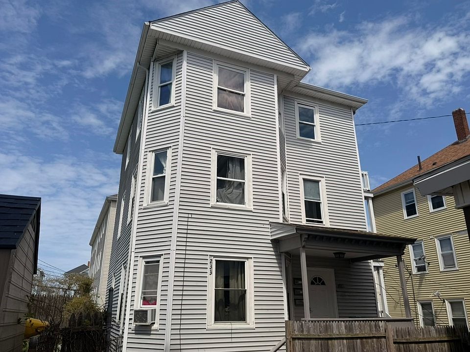 1st image of 233 Eagle St