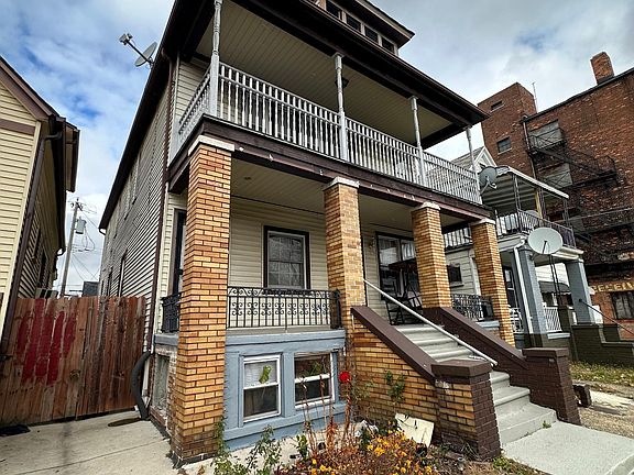 3rd image of 2733 Belmont St