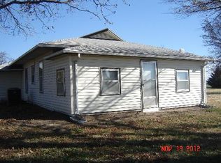 176 S Oliver Rd, Wellington, KS 67152