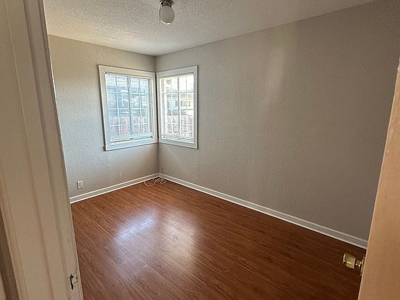 3rd image of 85 Pala Ave