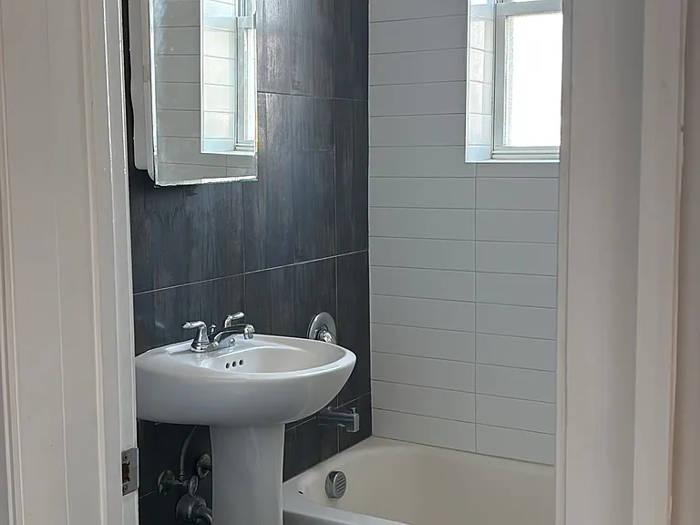 108 N Grove St #2 — Photo 25