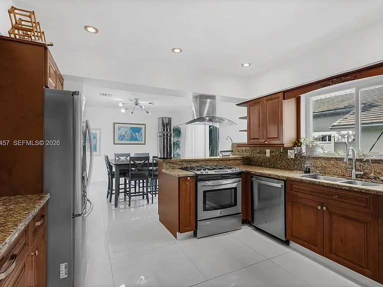 633 N Crescent Dr — Photo 20