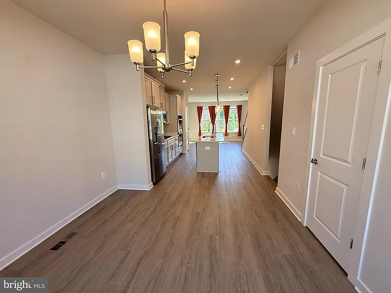 2505 Nicholson St — Photo 8