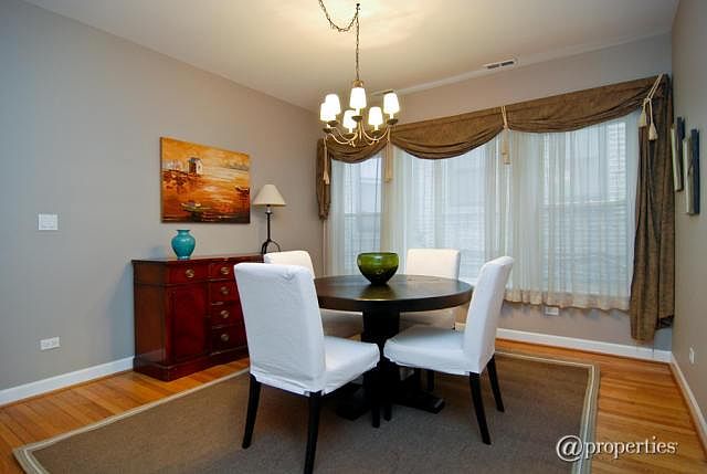 1st image of 940 W Belle Plaine Ave #1W