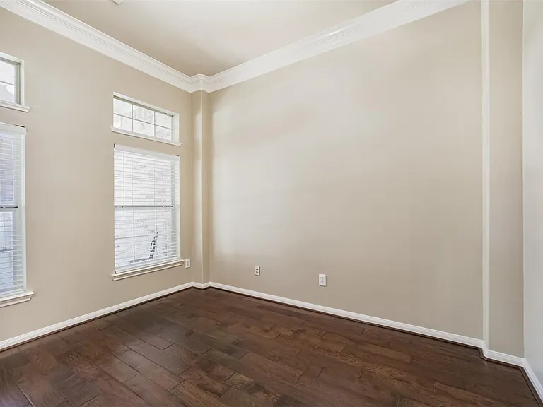 15810 Cypress Hall Dr — Photo 7