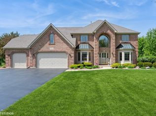 13 W Royal Oaks Dr, Bristol, IL