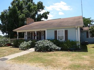 396 An County Road 427, Palestine, TX 75803