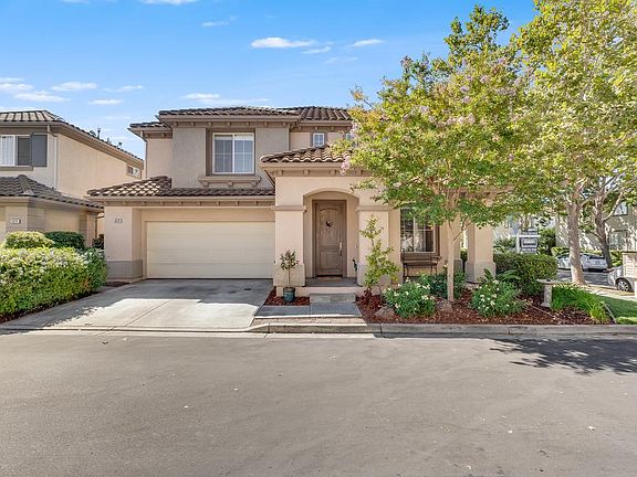 3rd image of 5878 Pala Mesa Dr