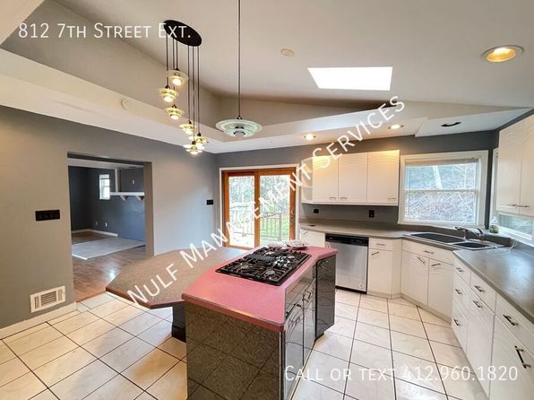 812 7th St, Trafford, PA 15085