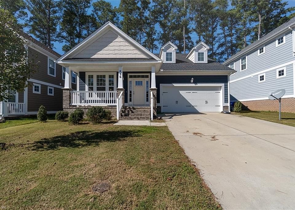Front view and notice size of driveway 