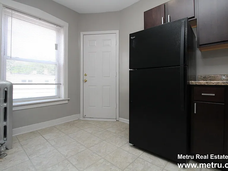 1340.5 W Argyle St #3W — Photo 4