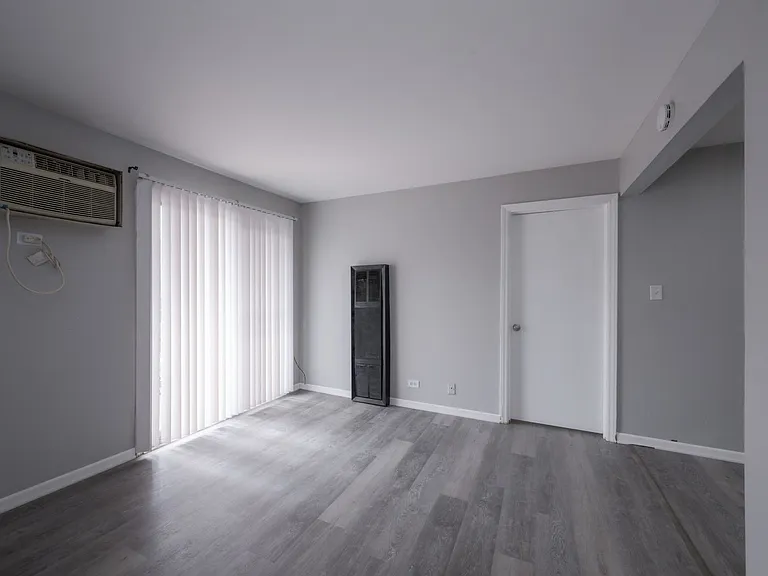 15311-02 Kilpatrick Ave — Photo 2