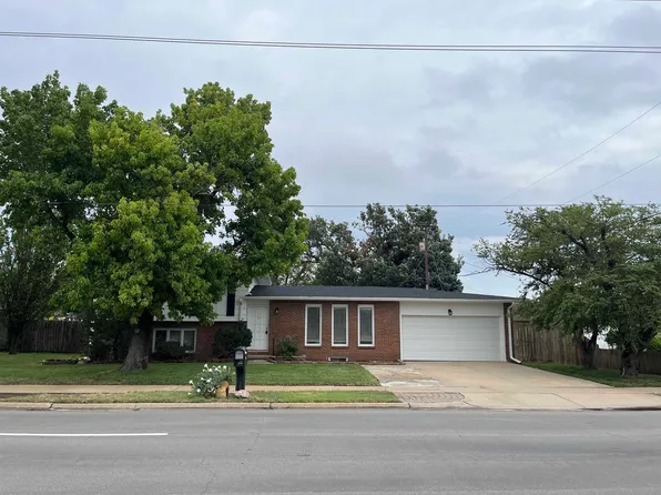 717 E Magnolia Rd, Salina, KS 67401