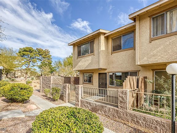 3rd image of 2228 Silver Pine Dr