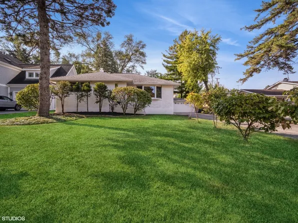 119 E Ellis Ave, Libertyville, IL 60048