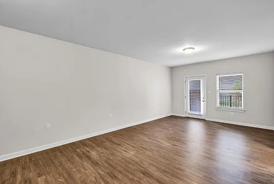 1622 W Market St — Photo 8