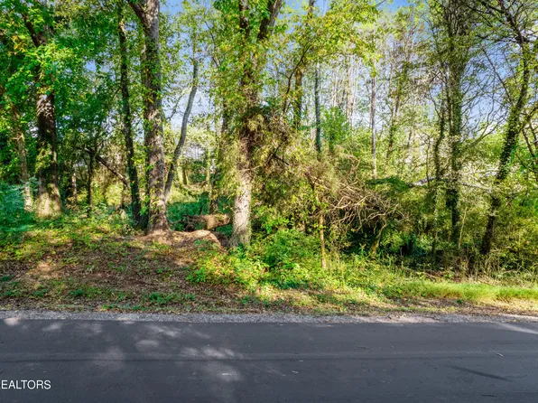 212 Chatuga Way, Loudon, TN 37774