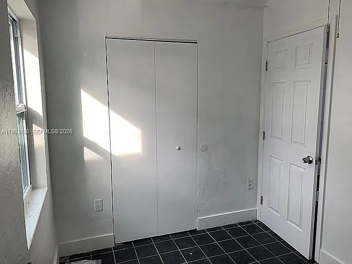 10 NW 28th Way — Photo 2