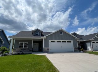 N9073 Southtowne Dr, Menasha, WI 54952