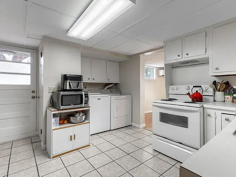 1343 Harris St #2 — Photo 4