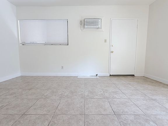 3rd image of 889 N Laurel Ave APT F