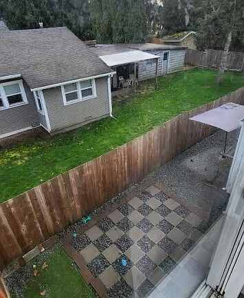 4th image of 612 Hunt Avenue