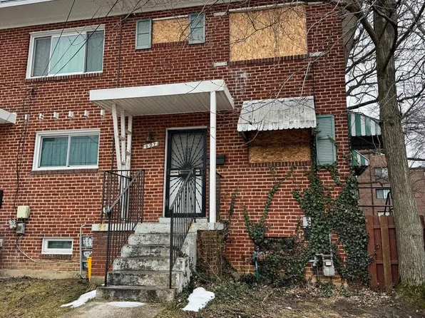 607 Hampton Dr, Oxon Hill, MD 20745