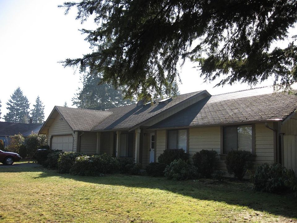 2nd image of 416 160th St E