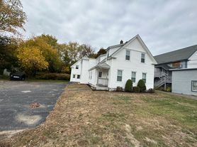 17 Central St, Derry, NH