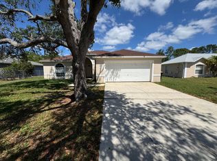 725 Pelican Ct, Poinciana, FL 34759