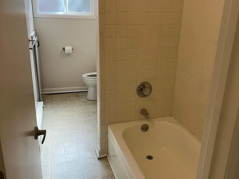 2265 Vassar Dr — Photo 7