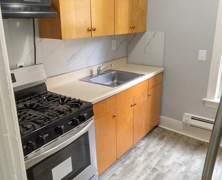 16 Stanley Pl #2 — Photo 4