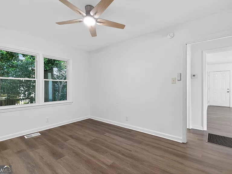 2036 McPherson Dr — Photo 10