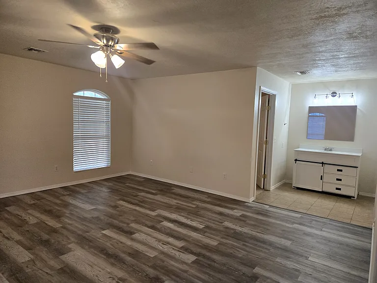 320 S 7th St — Photo 14