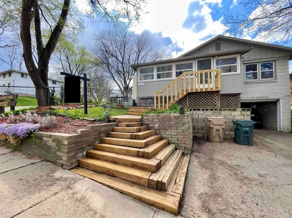 1820 Fisher St, Madison, WI 53713