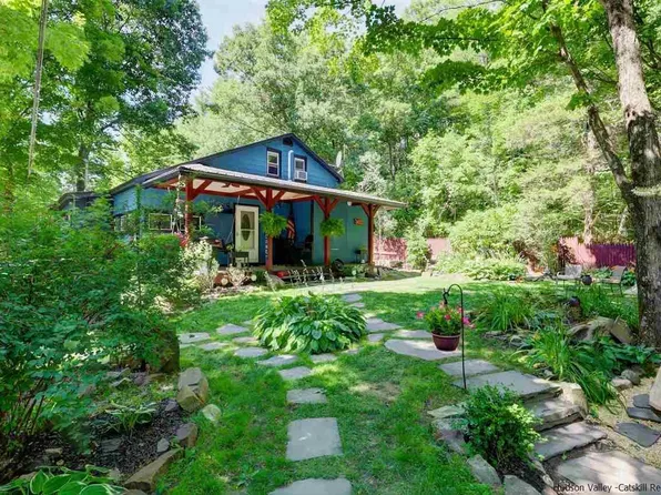 36 Potic Creek Rd, Earlton, NY 12058