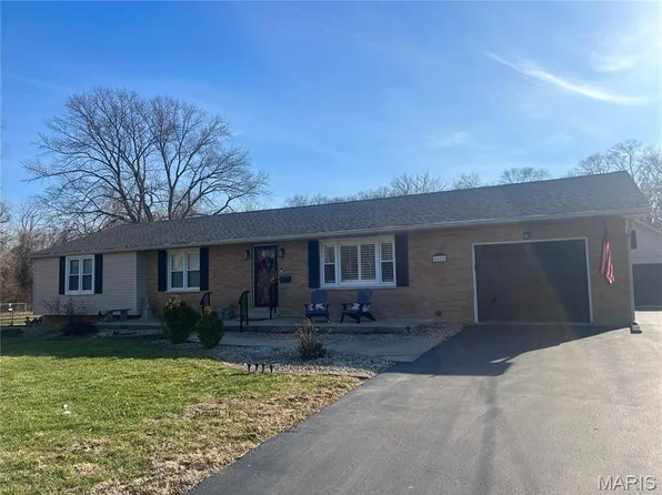 2425 Gayle Ave, Alton, IL 62002