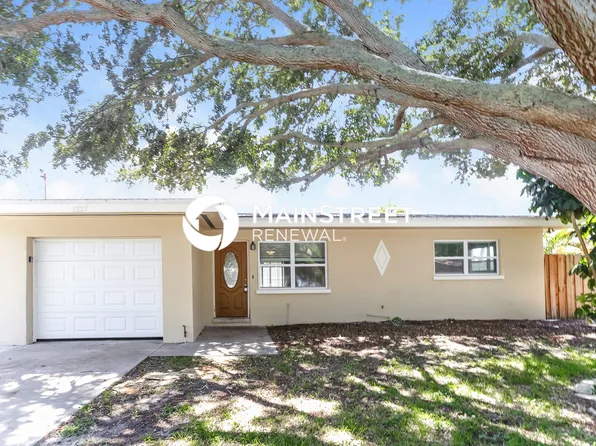 1227 Balboa Cir, Clearwater, FL 33756