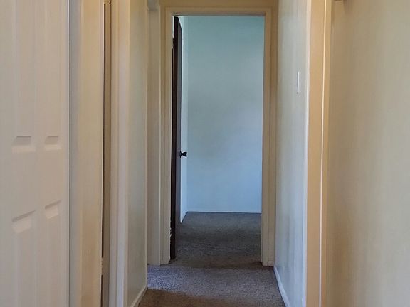 4th image of 376 S Marvin Dr