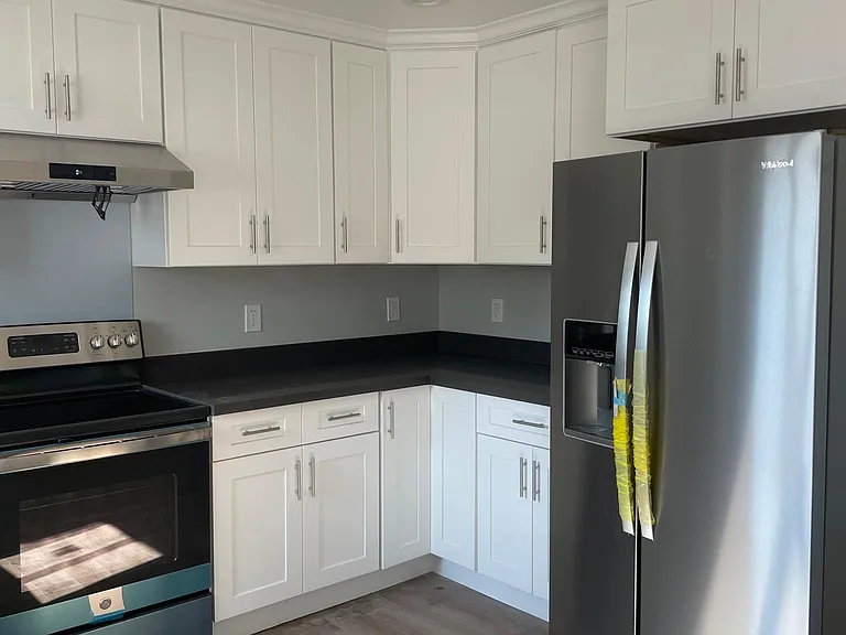 1047 Eugene Ave #2 — Photo 9