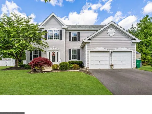 38 Heritage Dr, Allentown, NJ 08501