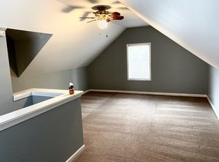 583 North Ave, Aurora, IL 60505