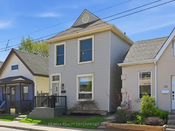 44 Burton St, Hamilton, ON L8L 3P8