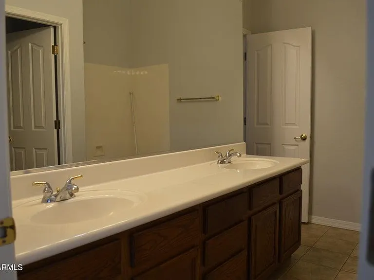 4132 E Carriage Ct — Photo 17