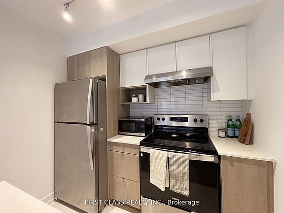5th image of 1127 Cooke Blvd #514