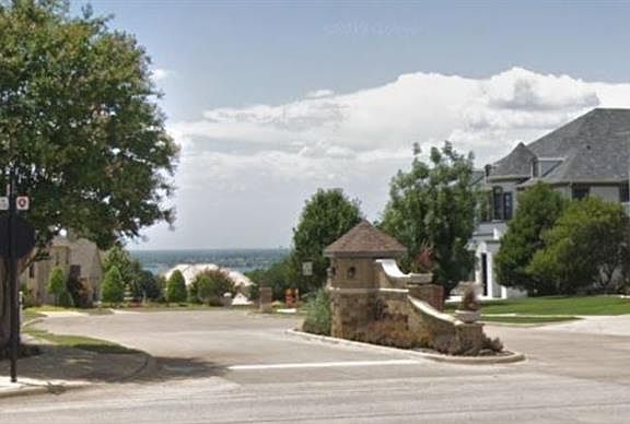 4th image of Mont Blanc Dr