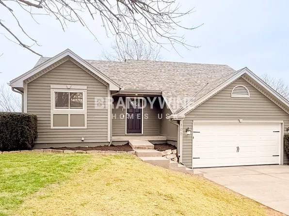 105 Sumac St, Smithville, MO 64089